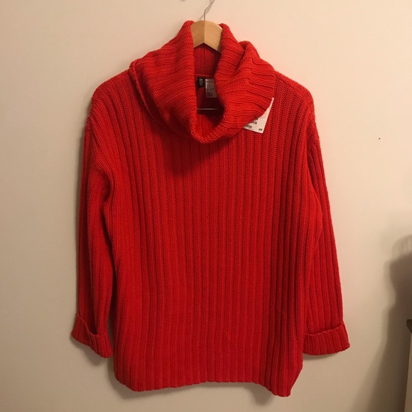 H&M Sweaters - NWT H&M red turtleneck sweater